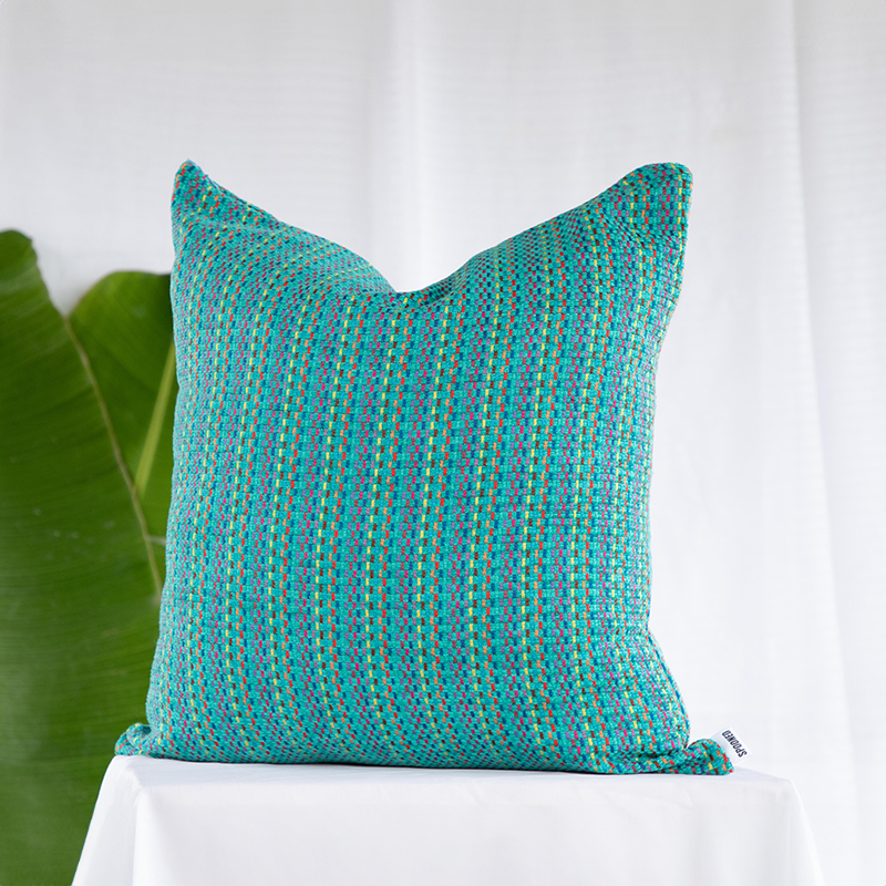 Spooned checkered pillows (20 x21) - Image 4