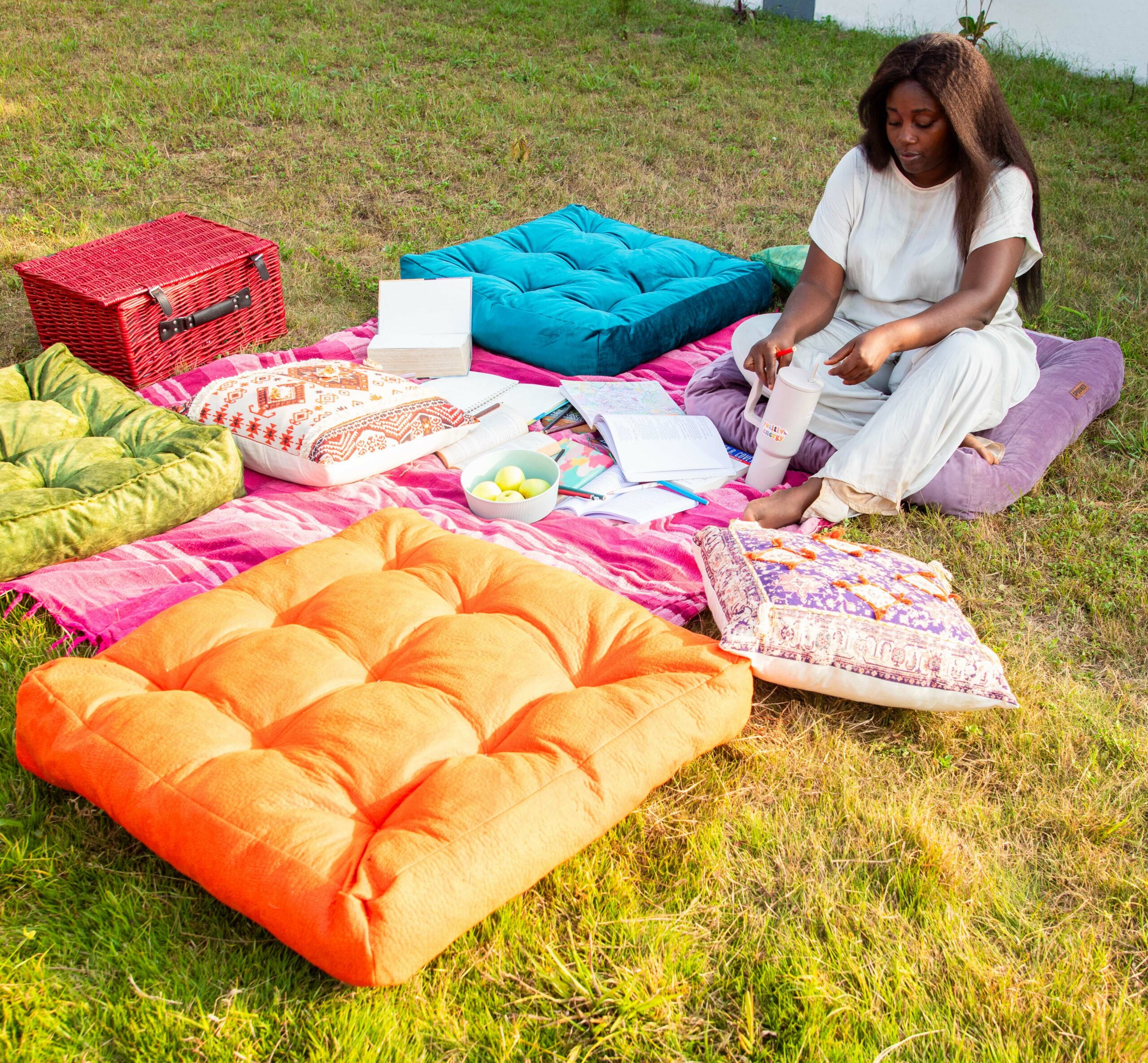 SPOONED FLOOR PILLOWS